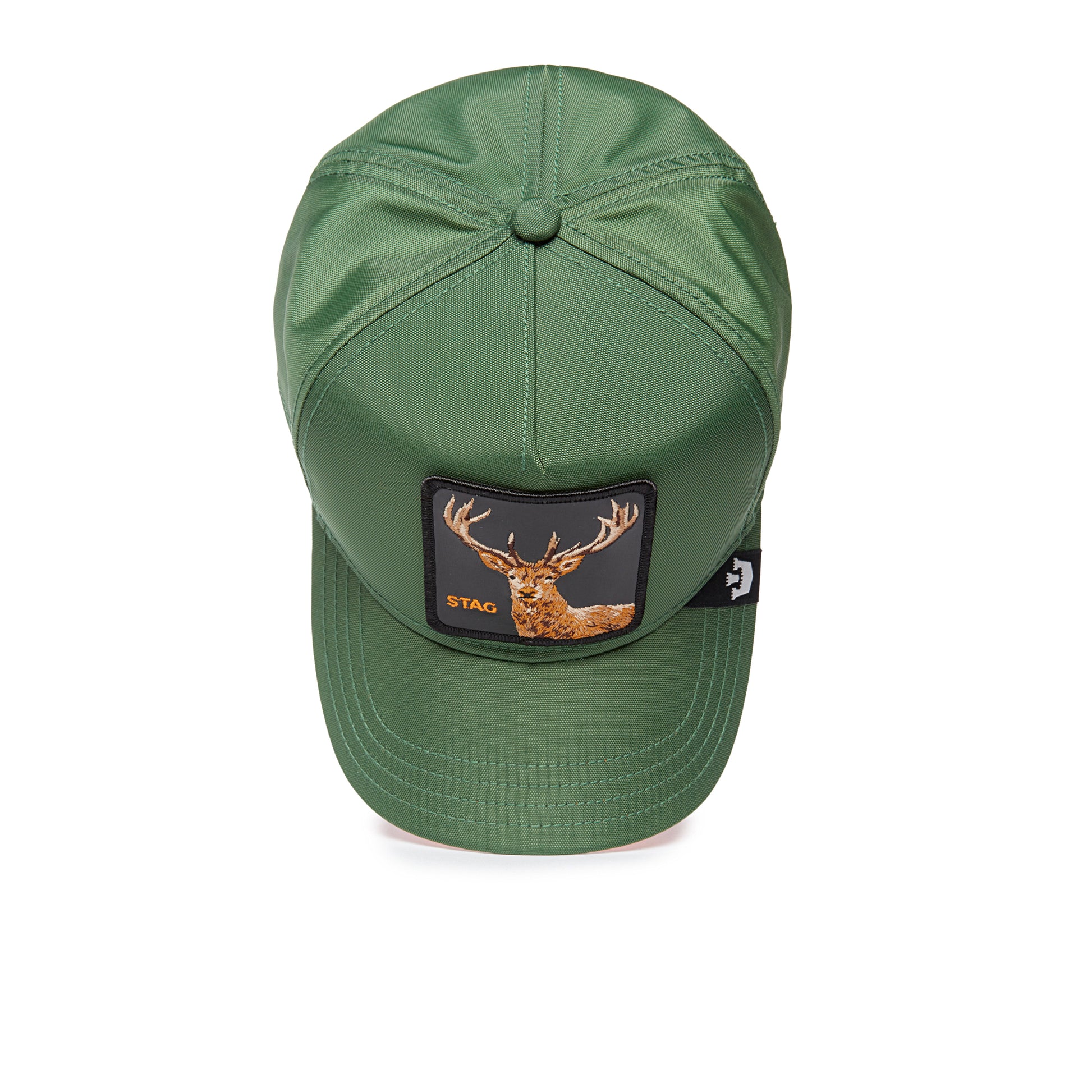 Grüne Goorin Cap mit gesticktem Hirsch-Patch auf der Vorderseite und verstellbarem Verschluss.