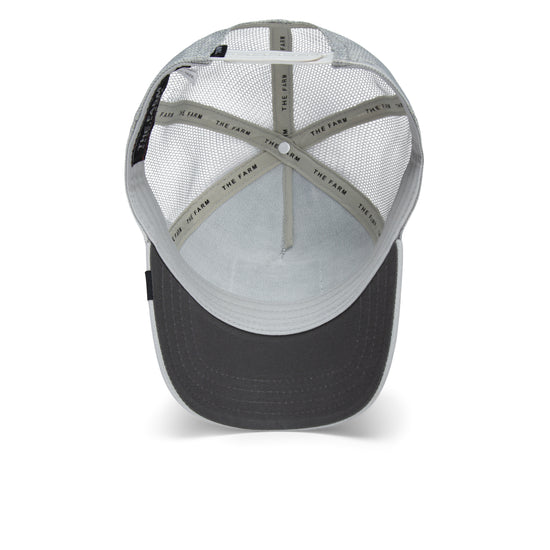 Schwarzes Trucker-Cap mit weißem Innenfutter und verstellbarem Riemen, rustikaler Look.