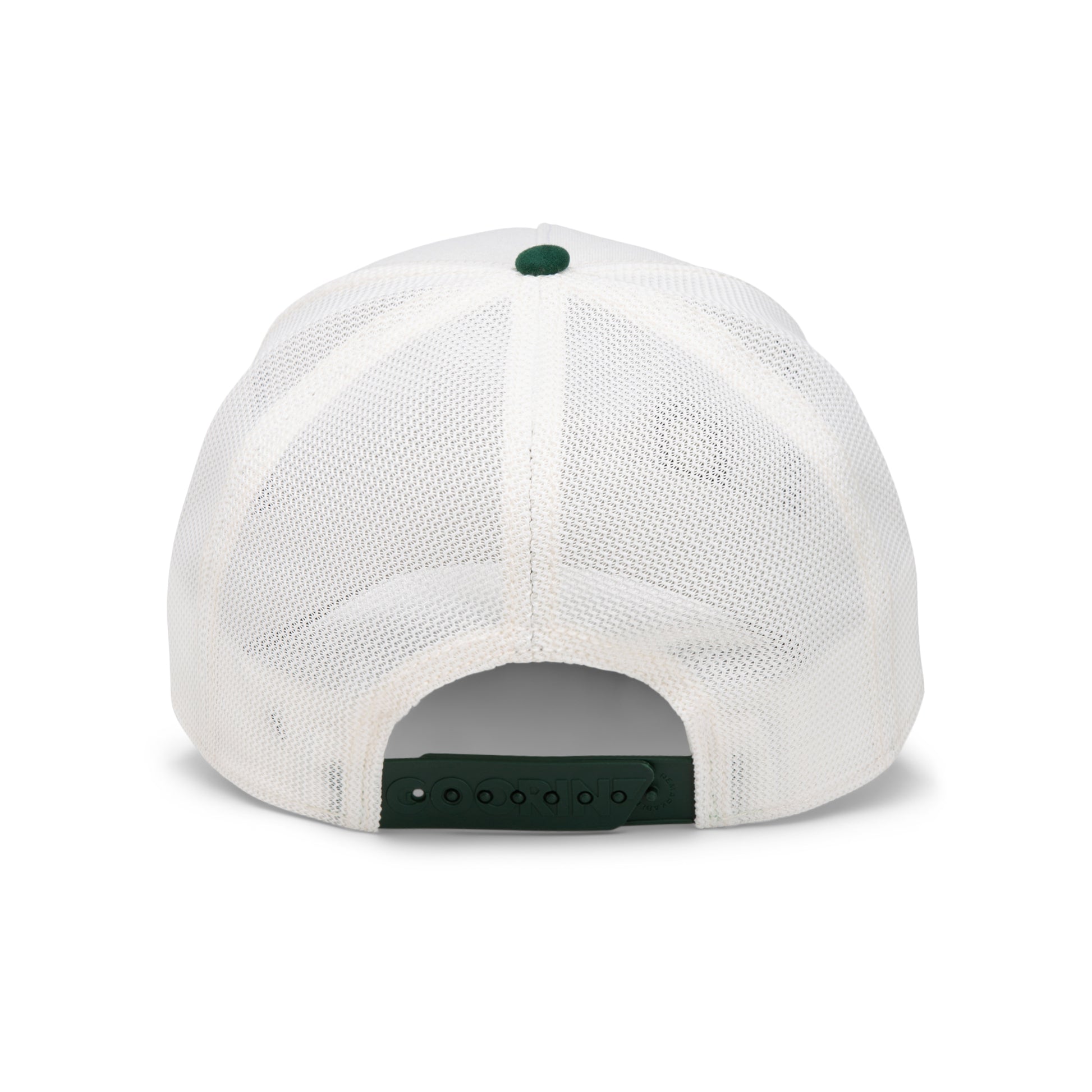 Weißes Trucker-Cap mit grünem verstellbarem Verschluss und Netzrückseite, Goorin Logo-Details.