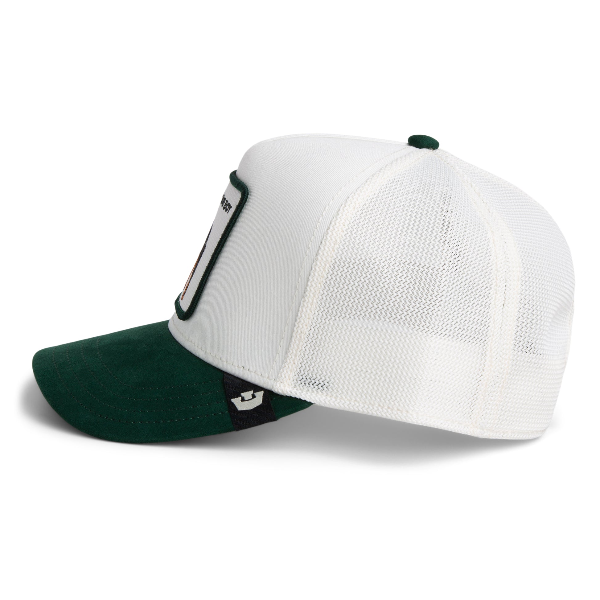 Weiß-grüne Trucker-Cap aus Mikrovelours mit grünem Schirm und Bad Boy Aufnäher vorne.