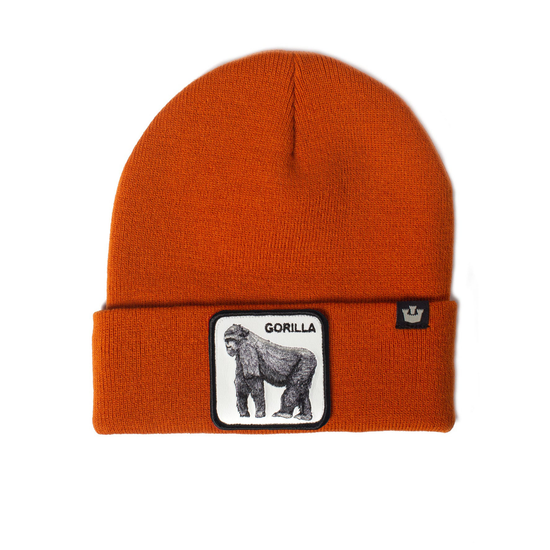 Oranger Beanie mit aufgenähter Gorillapatch und kleinem schwarzem Markenlogo am Umschlag.