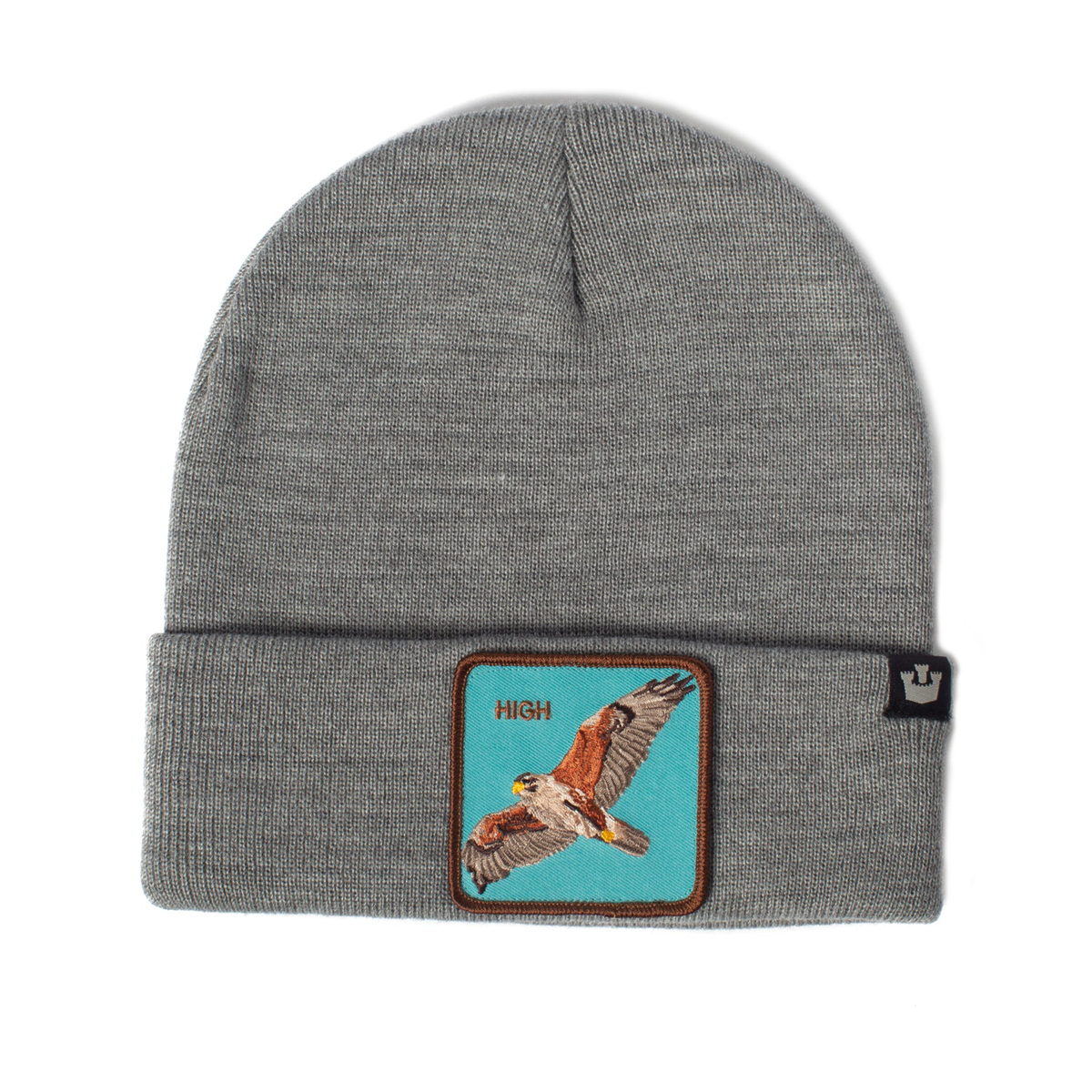 Graue Strick-Beanie mit Umschlag und gesticktem Falken-Patch auf Türkis-Grund.